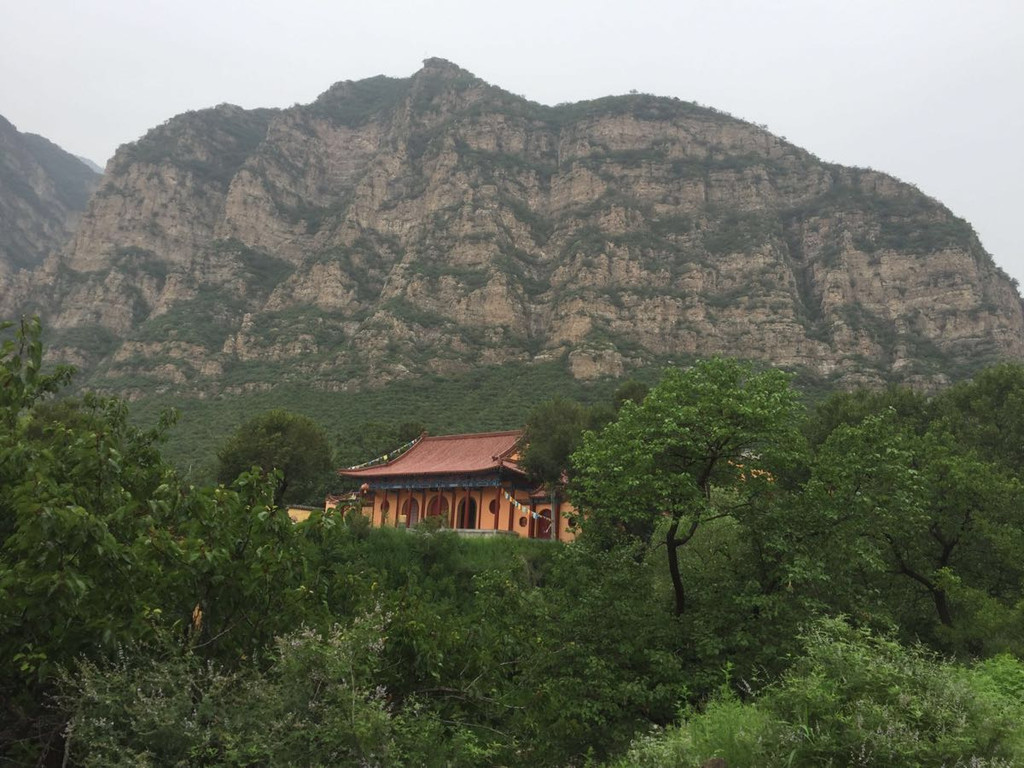               隐秘在山间的寺庙