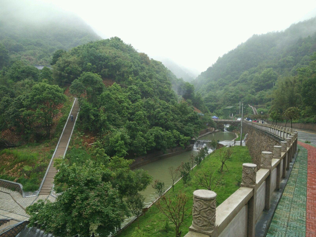 带上父母游梅溪龙王谷