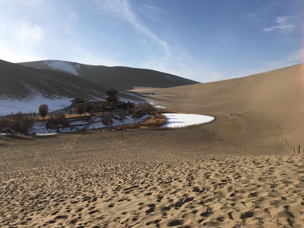 鸣沙山月牙泉