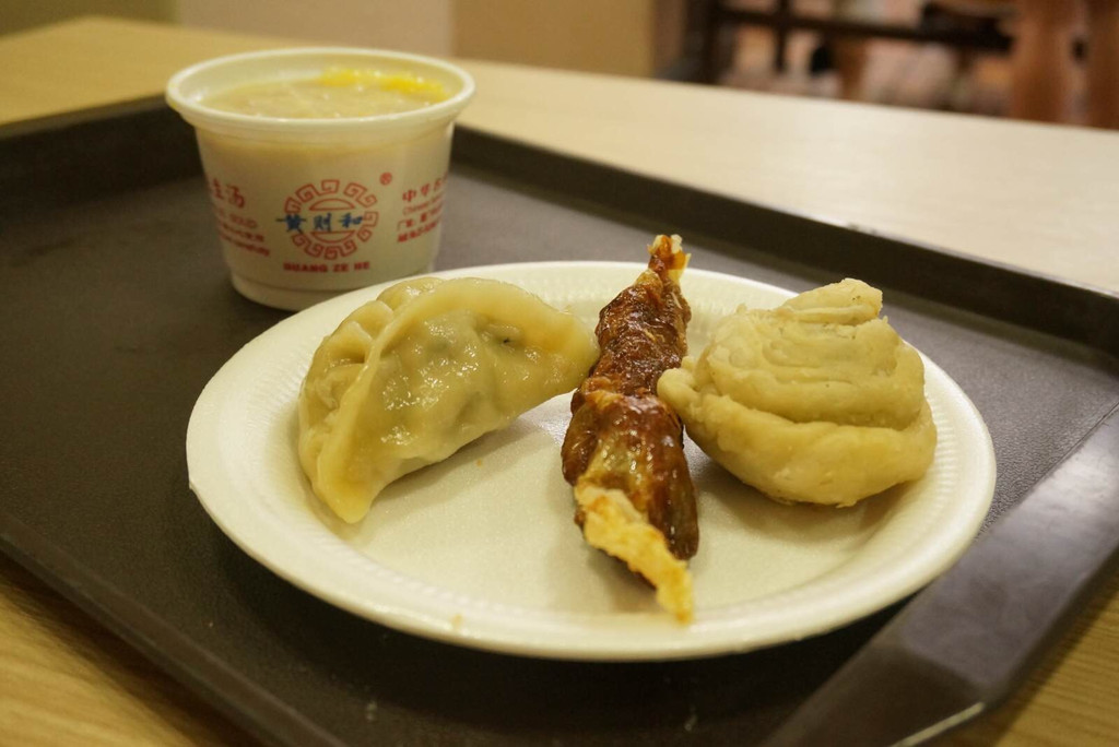               早餐还是在黄则和