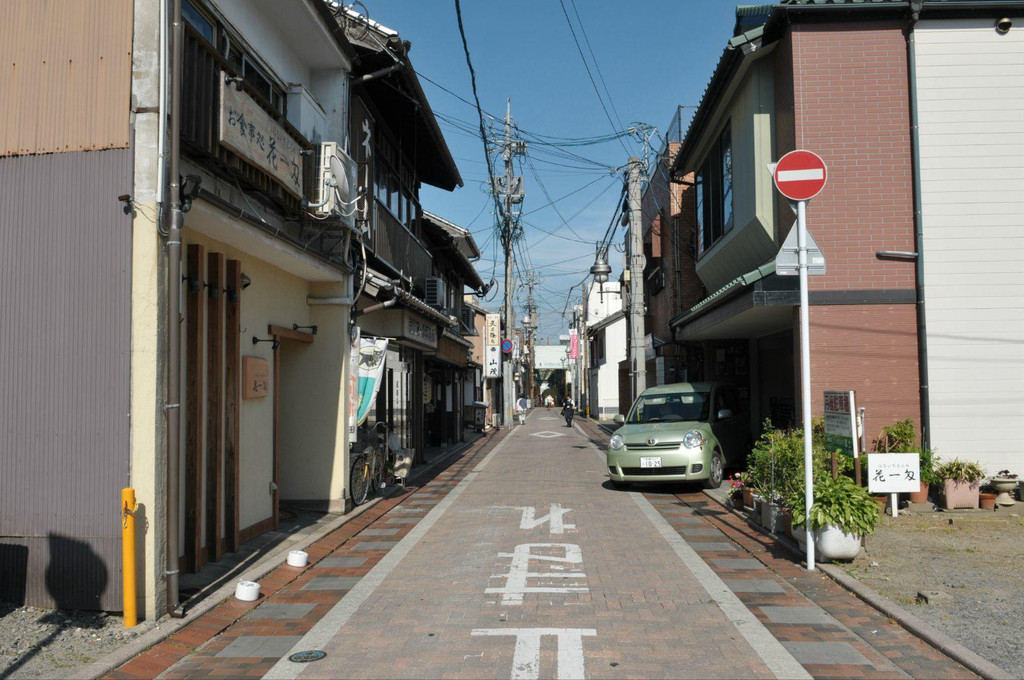 唐津市是一個位於日本佐賀縣西北部東松浦半島側的港灣都市,東鄰福岡