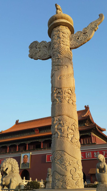 始建于明朝永乐十五年(1417年),最初叫"承天门",寓"承天启运,受命于天